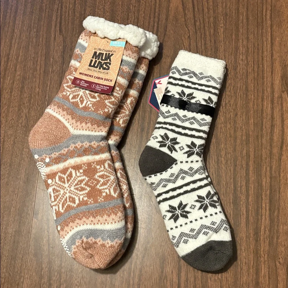 NEW Muk Luks Women’s Cabin Socks Aromasoles Slipper Socks Lot 2 NWT
